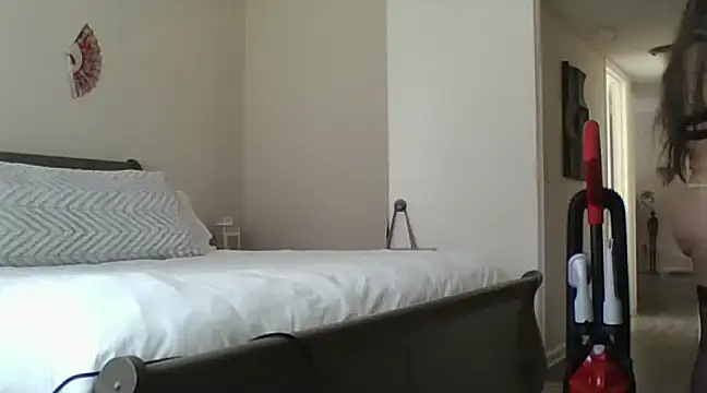 EvaRobinson online show from February 20, 2025, 4:58 pm