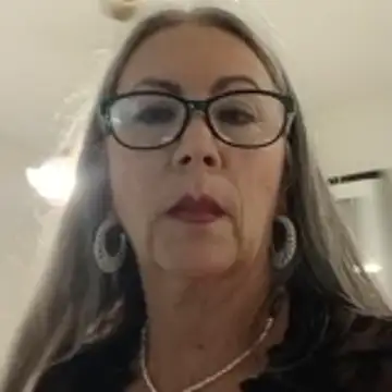 EvaRobinson online show from June 16, 2026, 4:18 pm