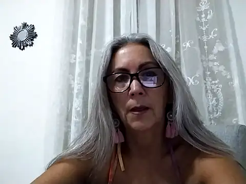 EvaRobinson online show from July 30, 2026, 2:43 am