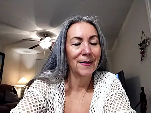 EvaRobinson online show from January 27, 2025, 12:54 am