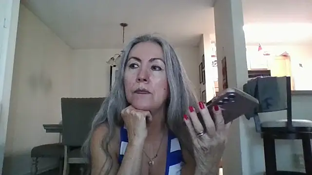 EvaRobinson online show from February 17, 2025, 7:12 pm