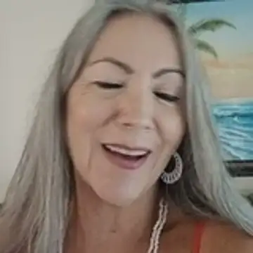 EvaRobinson online show from June 17, 2026, 5:56 pm