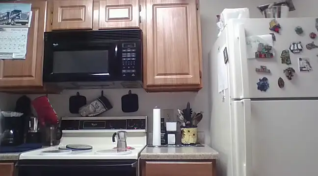 EvaRobinson online show from February 25, 2025, 3:09 pm