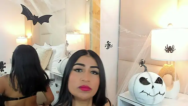 Snapshot of AntoniaRoss_ chatting on October 15, 2025, 1:41 pm AntoniaRoss online show from October 15, 2025, 1:41 pm