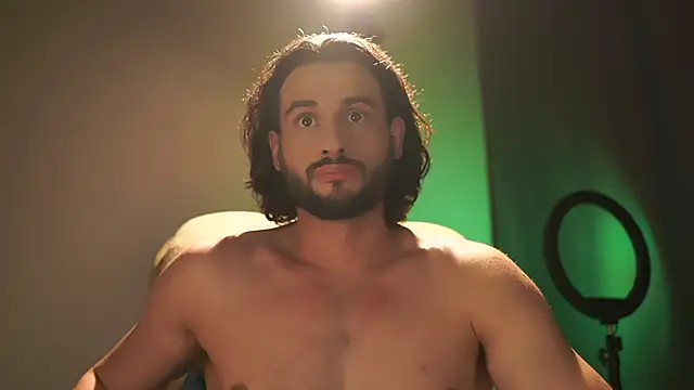 Keen   Luckystrike online show from October 18, 2025, 6:43 pm