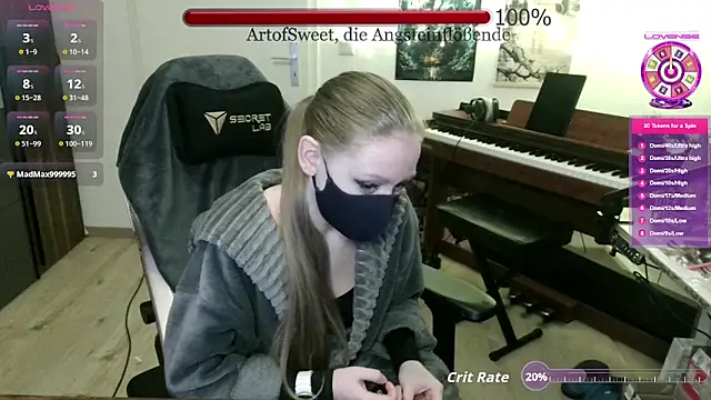 Snapshot of ArtofSweet chatting on May 7, 2026, 6:55 pm ArtofSweet online show from May 7, 2026, 6:55 pm