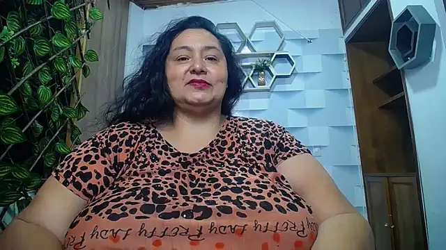 Snapshot of TistMature chatting on November 25, 2025, 1:11 pm TistMature online show from November 25, 2025, 1:11 pm