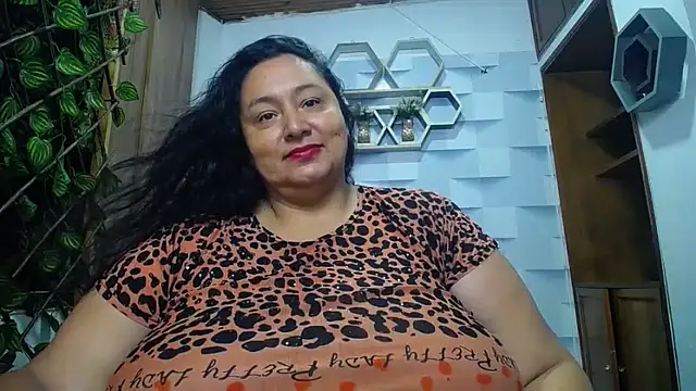 Snapshot of TistMature chatting on November 11, 2025, 1:06 pm TistMature online show from November 11, 2025, 1:06 pm