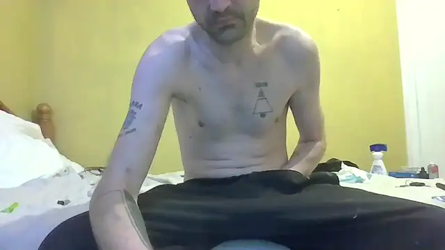 Snapshot of ThatGuyNextDoor1992 chatting on March 7, 2025, 10:10 pm ThatGuyNextDoor1992 online show from March 7, 2025, 10:10 pm