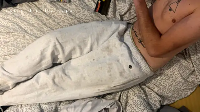 Snapshot of ThatGuyNextDoor1992 chatting on October 26, 2025, 10:10 pm ThatGuyNextDoor1992 online show from October 26, 2025, 10:10 pm