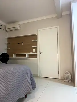 Snapshot of AliceStone19 chatting on October 27, 2025, 5:25 pm AliceStone19 online show from October 27, 2025, 5:25 pm