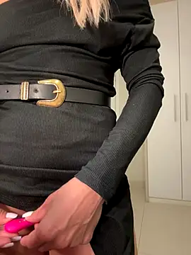 Snapshot of AliceStone19 chatting on October 17, 2025, 5:04 pm AliceStone19 online show from October 17, 2025, 5:04 pm