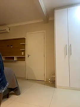 Snapshot of AliceStone19 chatting on October 24, 2025, 5:01 pm AliceStone19 online show from October 24, 2025, 5:01 pm