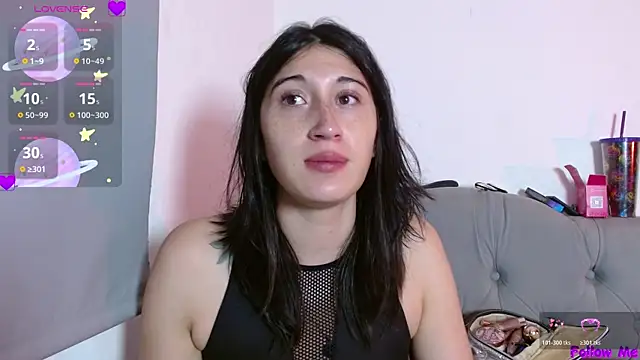 Snapshot of Red-moon1 chatting on December 1, 2025, 5:19 am Red-moon1 online show from December 1, 2025, 5:19 am