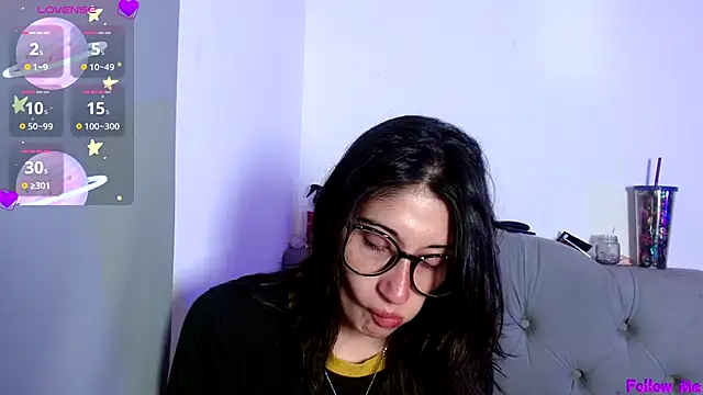 Snapshot of Red-moon1 chatting on October 29, 2025, 4:33 am Red-moon1 online show from October 29, 2025, 4:33 am