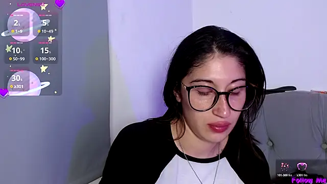 Snapshot of Red-moon1 chatting on November 23, 2025, 4:22 am Red-moon1 online show from November 23, 2025, 4:22 am