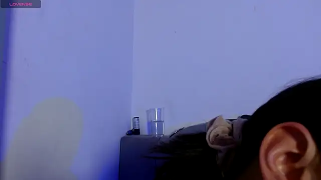 Snapshot of Red-moon1 chatting on October 9, 2025, 3:29 am Red-moon1 online show from October 9, 2025, 3:29 am