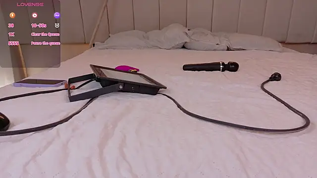 Snapshot of Megan_browns1 chatting on November 5, 2025, 1:03 pm Megan browns1 online show from November 5, 2025, 1:03 pm