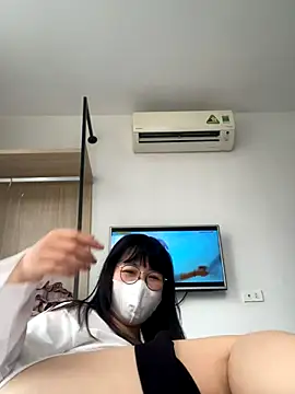 Onee-Chew online show from December 18, 2025, 6:40 am