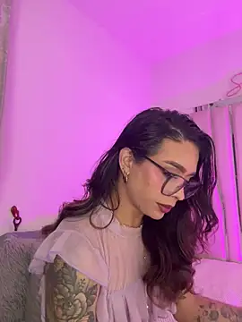 Snapshot of Samantha_Bernardo chatting on March 28, 2026, 4:02 am Samantha Bernardo online show from March 28, 2026, 4:02 am