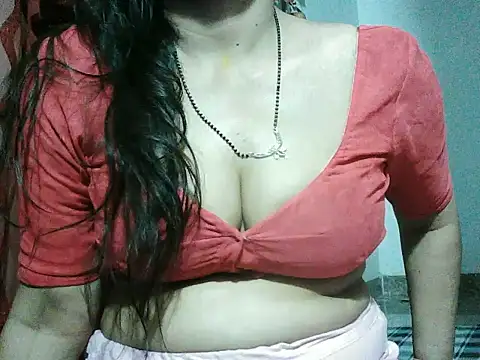 Snapshot of RukminiNew chatting on May 13, 2026, 6:37 pm RukminiNew online show from May 13, 2026, 6:37 pm