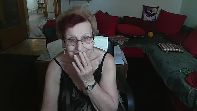 HeisseomaOriginal online show from October 30, 2025, 11:08 am