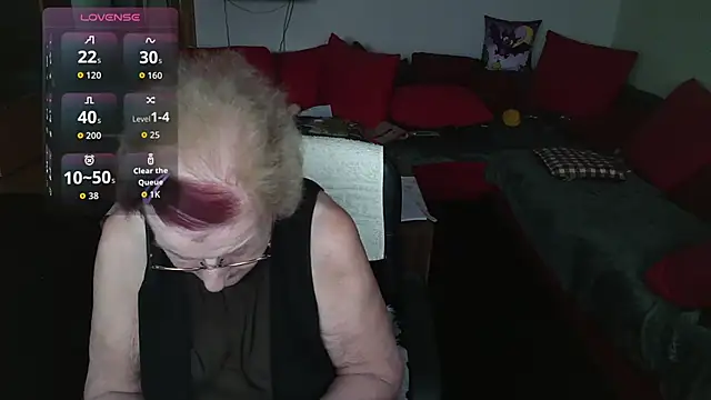 HeisseomaOriginal online show from November 16, 2025, 8:19 am