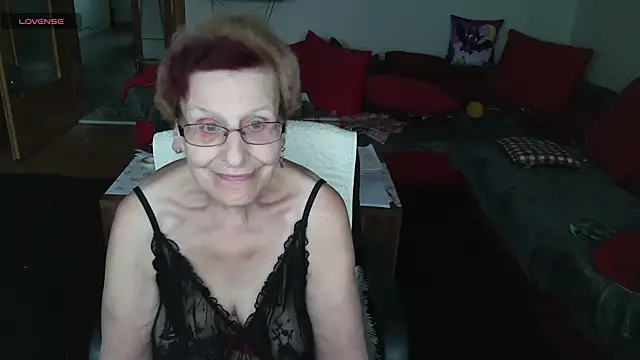 HeisseomaOriginal online show from October 26, 2025, 8:15 am