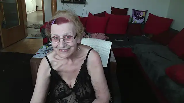 HeisseomaOriginal online show from February 19, 2025, 2:55 pm