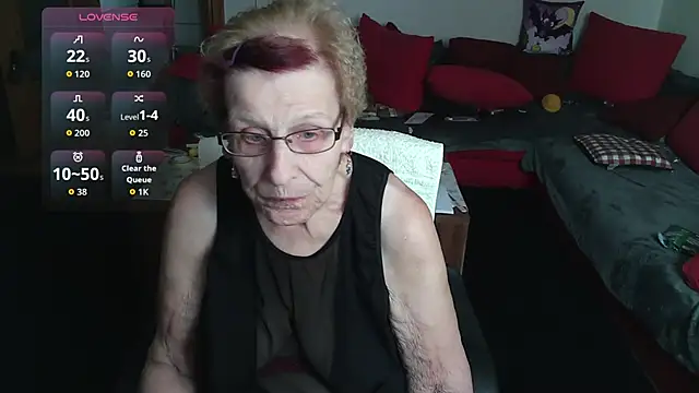 HeisseomaOriginal online show from November 2, 2025, 8:19 am