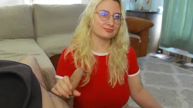 Snapshot of andycherry_secrets_ chatting on June 4, 2026, 2:44 pm andycherry secrets online show from June 4, 2026, 2:44 pm