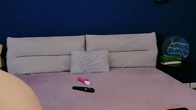 Mila Anders online show from January 12, 2026, 5:47 am