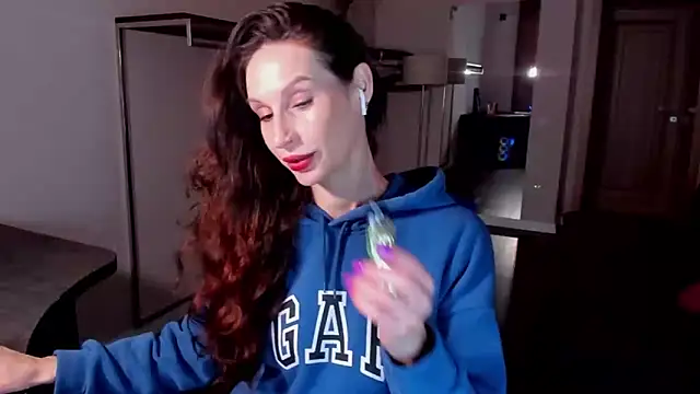 Mila Anders online show from February 12, 2026, 6:02 am