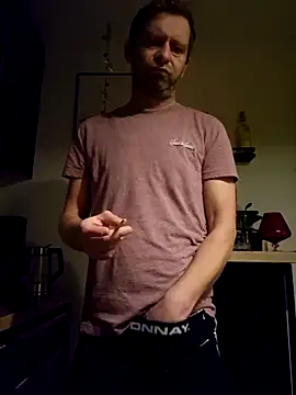 Snapshot of Mjn34 chatting on December 3, 2025, 6:14 am Mjn34 online show from December 3, 2025, 6:14 am