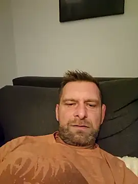 Snapshot of Mjn34 chatting on October 10, 2025, 5:41 am Mjn34 online show from October 10, 2025, 5:41 am