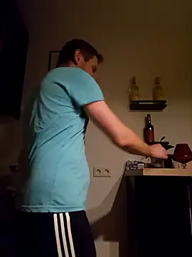 Snapshot of Mjn34 chatting on November 28, 2025, 6:24 am Mjn34 online show from November 28, 2025, 6:24 am