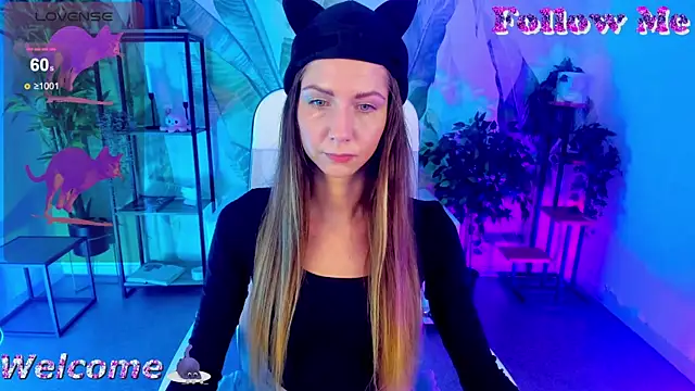 GrayceWild online show from March 18, 2025, 5:23 am