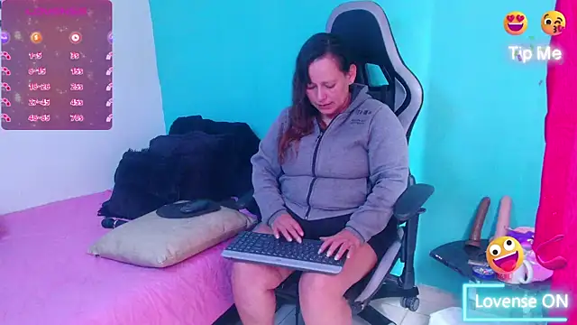 Snapshot of Diana_Lozano chatting on June 25, 2026, 5:18 pm Diana Lozano online show from June 25, 2026, 5:18 pm