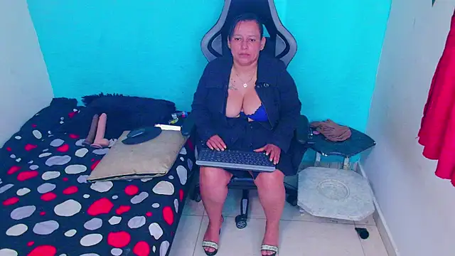 Snapshot of Diana_Lozano chatting on July 20, 2026, 4:20 pm Diana Lozano online show from July 20, 2026, 4:20 pm