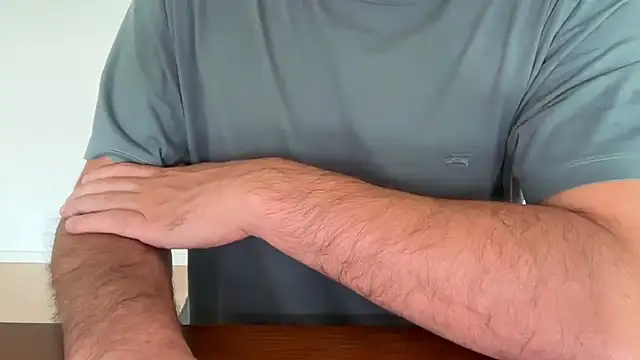 Snapshot of qualunque_21 chatting on September 15, 2025, 4:07 pm qualunque 21 online show from September 15, 2025, 4:07 pm