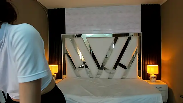 Linda4Petite online show from January 10, 2026, 6:25 pm