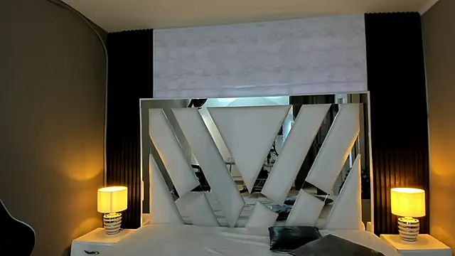 Linda4Petite online show from February 4, 2026, 6:14 pm