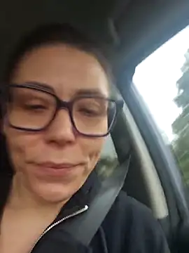 Ellie-L-Elizabeth online show from April 29, 2026, 1:04 pm