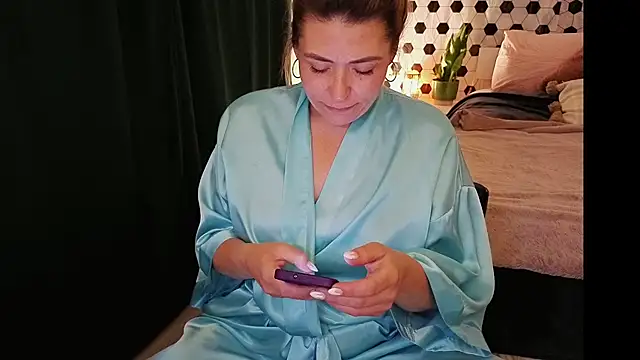Snapshot of Ellie-L-Elizabeth chatting on July 11, 2026, 4:02 am Ellie-L-Elizabeth online show from July 11, 2026, 4:02 am