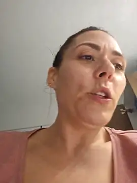 Ellie-L-Elizabeth online show from April 24, 2026, 11:51 pm