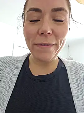 Snapshot of Ellie-L-Elizabeth chatting on January 28, 2025, 4:08 pm Ellie-L-Elizabeth online show from January 28, 2025, 4:08 pm