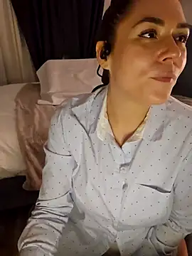 Snapshot of Ellie-L-Elizabeth chatting on February 5, 2025, 2:19 am Ellie-L-Elizabeth online show from February 5, 2025, 2:19 am