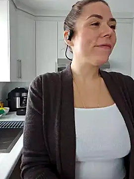 Snapshot of Ellie-L-Elizabeth chatting on January 20, 2025, 3:07 pm Ellie-L-Elizabeth online show from January 20, 2025, 3:07 pm