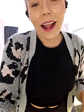 Snapshot of Ellie-L-Elizabeth chatting on February 6, 2025, 1:10 pm Ellie-L-Elizabeth online show from February 6, 2025, 1:10 pm