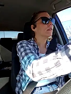 Snapshot of Ellie-L-Elizabeth chatting on March 18, 2025, 2:50 pm Ellie-L-Elizabeth online show from March 18, 2025, 2:50 pm